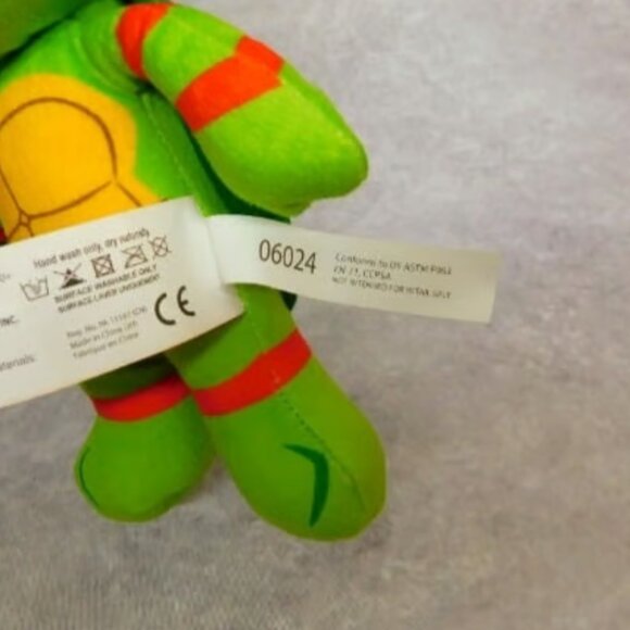 Teenage Mutant Ninja Turtles Raphael Plush 8" - Picture 3 of 3